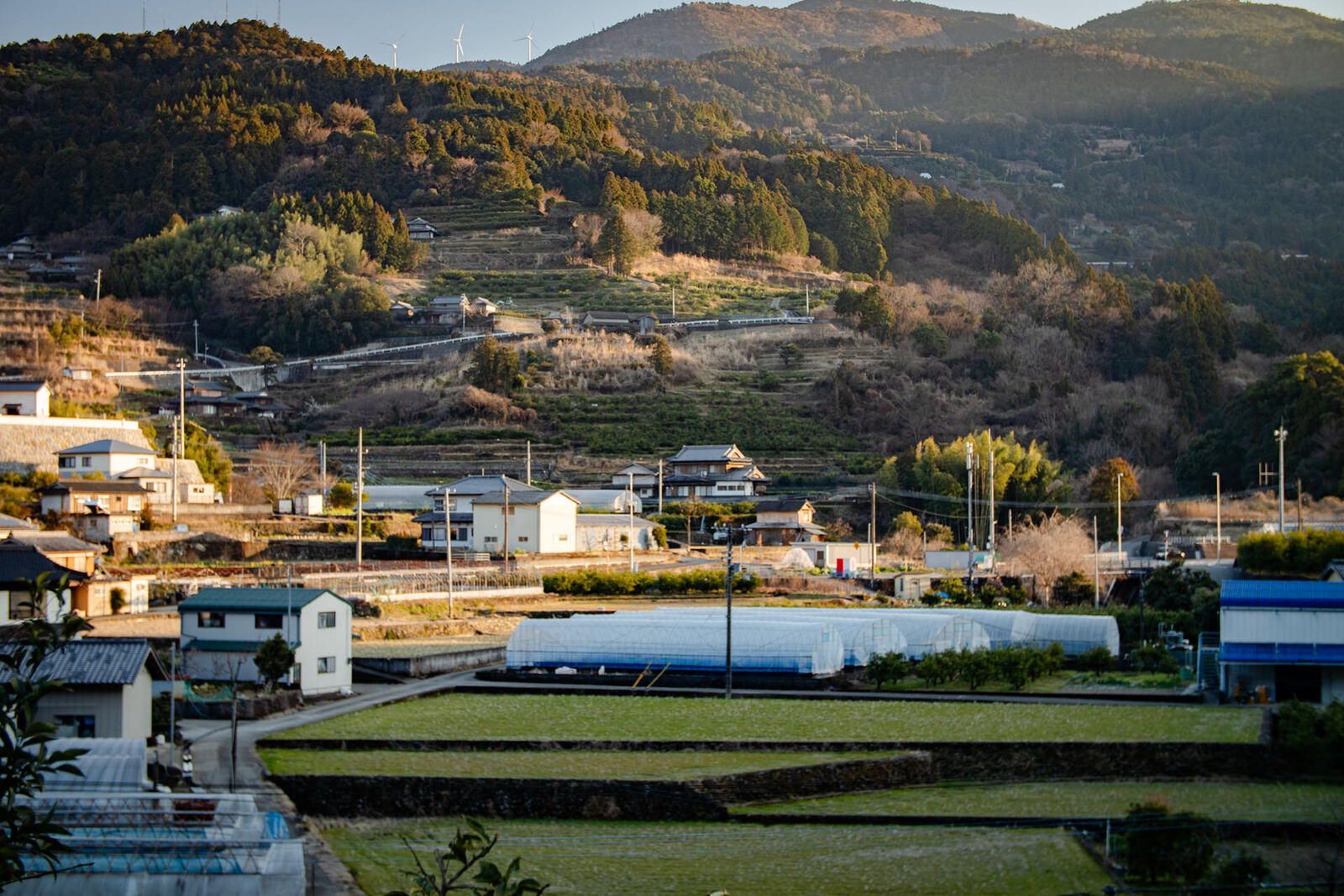 山村の夕方