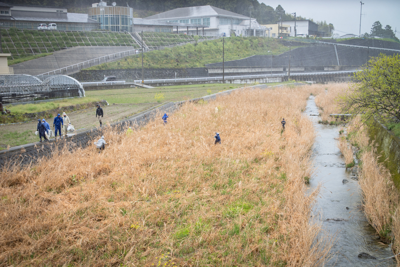雨にも負けない河川清掃2025